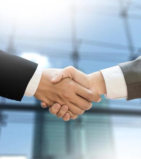 Coinbase et Mastercard en pourparlers pour acquérir la fintech BVNK pour jusqu'à 2,5 milliards de dollars