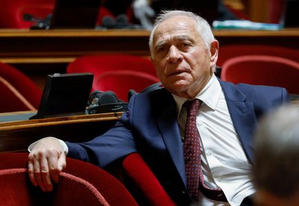 Crise politique en France : François Patriat doute de la capacité à remplacer Emmanuel Macron