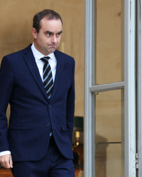 Démission de Sébastien Lecornu : les avantages qu'il conserve malgré son propre décret