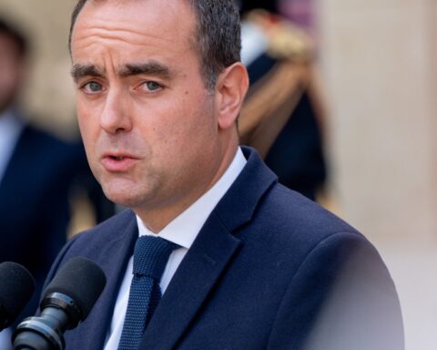 Démission surprise du Premier ministre français Sébastien Lecornu après moins d'un mois en poste
