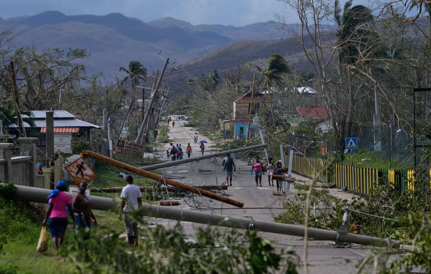 Des habitants de Jamaïque décrivent les ravages causés par l'ouragan Melissa