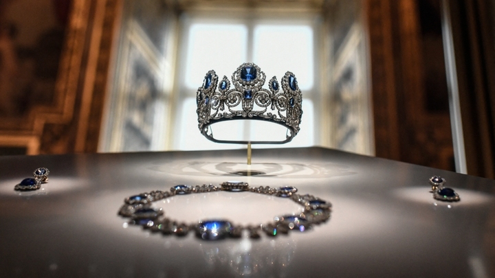 Des voleurs risquent de détruire les bijoux volés au Louvre, révèlent les enquêteurs