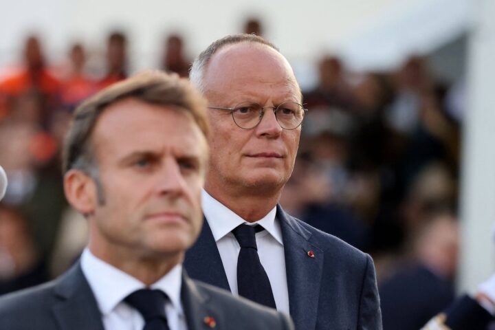 Edouard Philippe appelle à des élections présidentielles anticipées et critique Macron