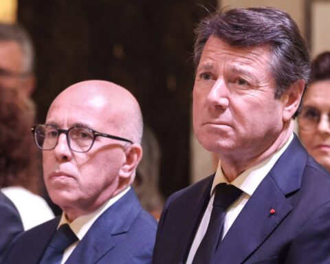 Estrosi et Ciotti dénoncent l'interruption du match Nice-Lyon après des chants anti-Daech