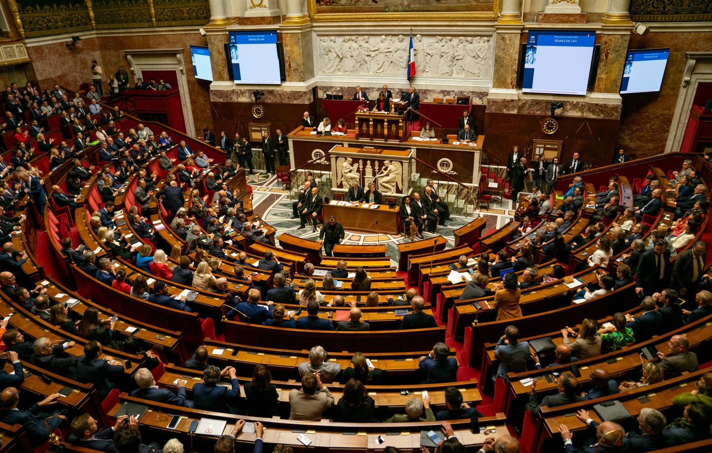 Examen des motions de censure de LFI et du RN prévu jeudi matin à l'Assemblée nationale