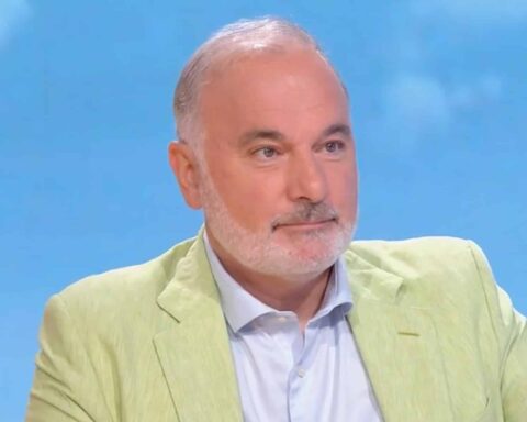 EXPLORATION DES STRATÉGIES D'EXPLOITATION DES ULTRA-RICHES EN FONCTION DE LEURS ACCORDS