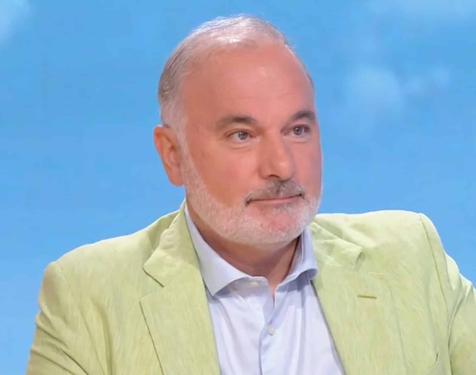 EXPLORATION DES STRATÉGIES D'EXPLOITATION DES ULTRA-RICHES EN FONCTION DE LEURS ACCORDS