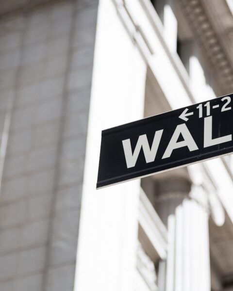 Figure fait ses débuts mitigés à Wall Street alors que KBW et BofA divergent sur les perspectives