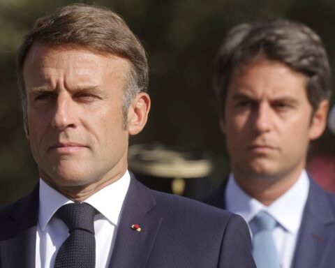 Gabriel Attal critique ouvertement les décisions d'Emmanuel Macron dans la crise politique actuelle