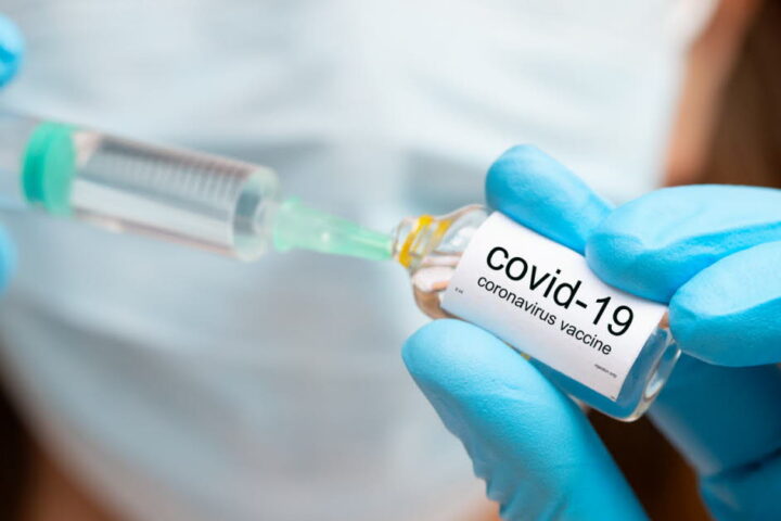 Hausse des cas de Covid-19: lancement d'une campagne de vaccination ciblée en France
