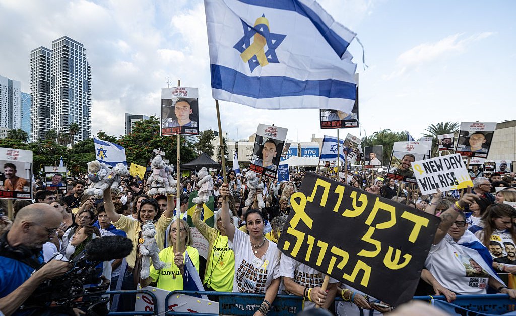Israël libère les derniers otages israéliens en vertu d'un accord de paix avec le Hamas