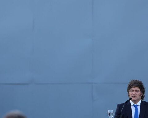 Javier Milei perd de son emprise sur l'Argentine avant les élections intermédiaires du 26 octobre