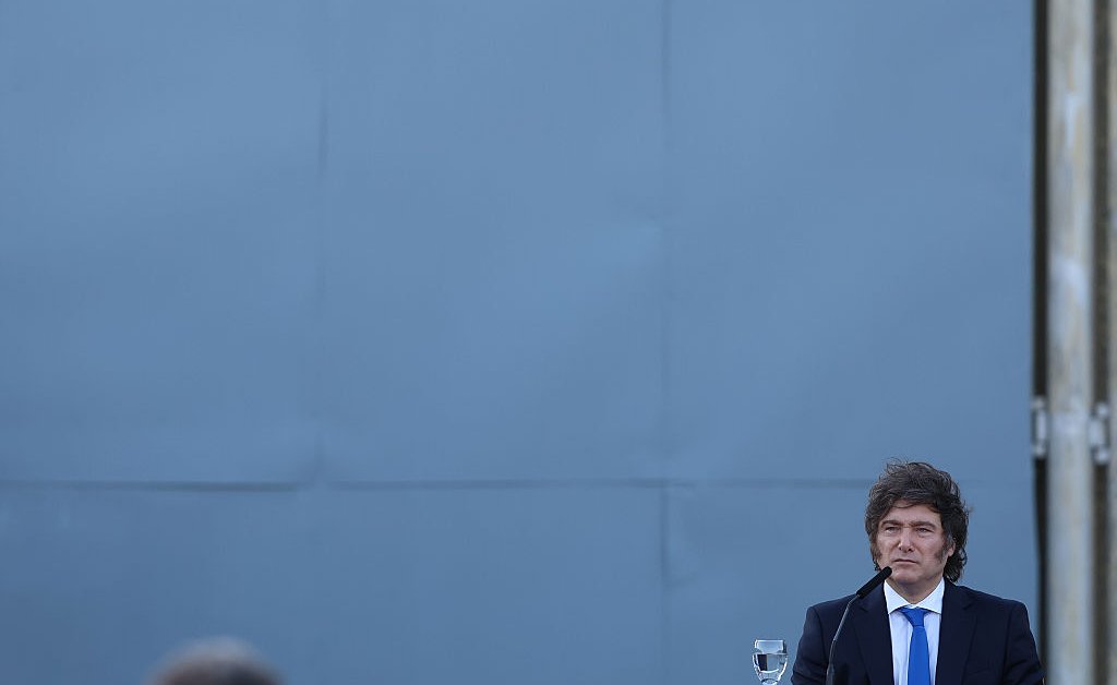 Javier Milei perd de son emprise sur l'Argentine avant les élections intermédiaires du 26 octobre