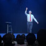 Jean Lassalle en spectacle : entre anecdotes personnelles et humour engagé à Paris