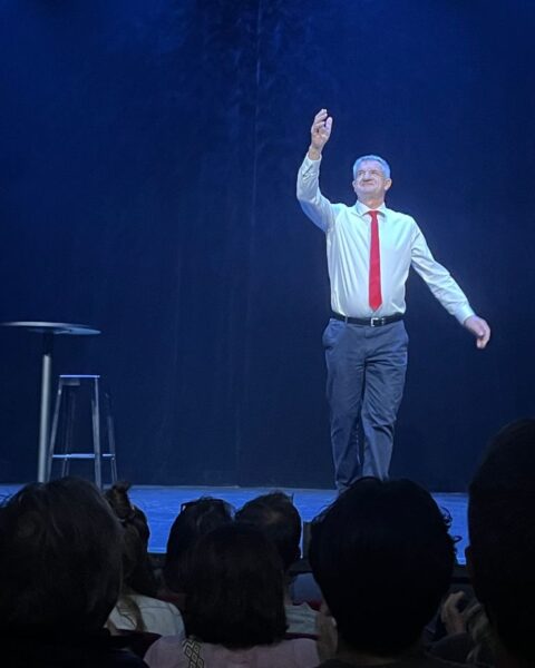 Jean Lassalle en spectacle : entre anecdotes personnelles et humour engagé à Paris