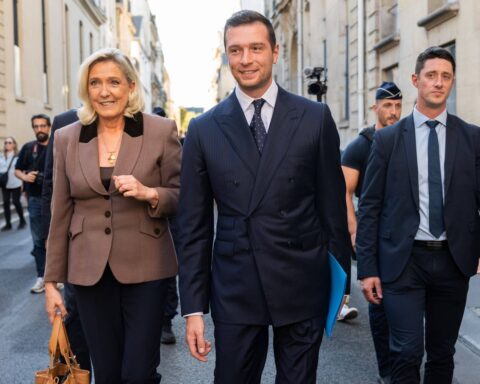 Jordan Bardella demande une « estimation précise » des étrangers en situation irrégulière en France