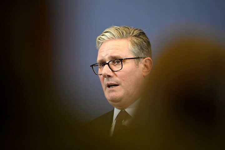 Keir Starmer confronté à une crise de confiance à l'approche des élections britanniques