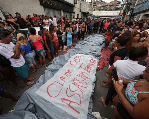 La brutalité de l'opération policière à Rio de Janeiro suscite des critiques internationales