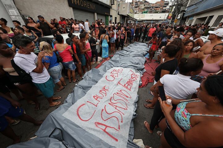 La brutalité de l'opération policière à Rio de Janeiro suscite des critiques internationales