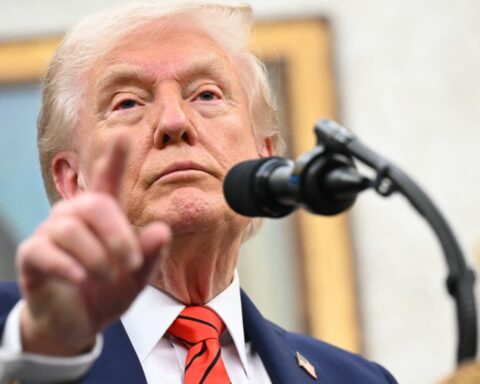 La chute du marché des cryptomonnaies attribuée à l'annonce de Trump et à des erreurs techniques