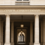 La conformité de la taxe sur les holdings patrimoniales avec la Constitution et la jurisprudence.