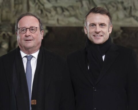 La cote de confiance d'Emmanuel Macron atteint un niveau historique bas à 11 %