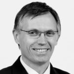 « La France, une société en déclin selon Carlos Tavares : un appel à la réflexion pour un pays en quête de repères »