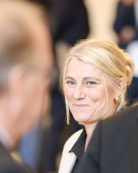 La ministre de la Santé, Stéphanie Rist, face à des accusations de liens avec les laboratoires pharmaceutiques