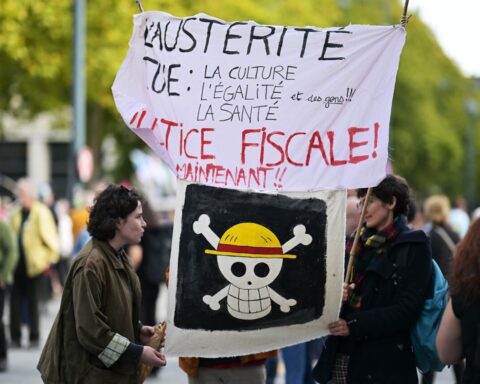 La révolte de la jeunesse à Madagascar et ailleurs s'affiche avec le drapeau pirate de One Piece