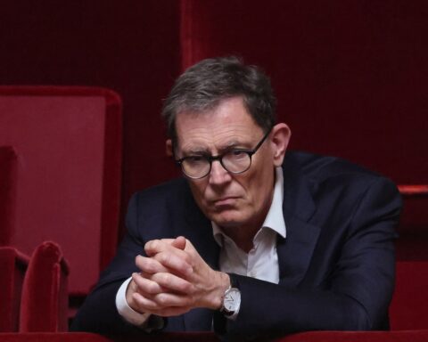 La sécurité du Louvre jugée insuffisante par le sénateur Laurent Lafon après une visite des installations