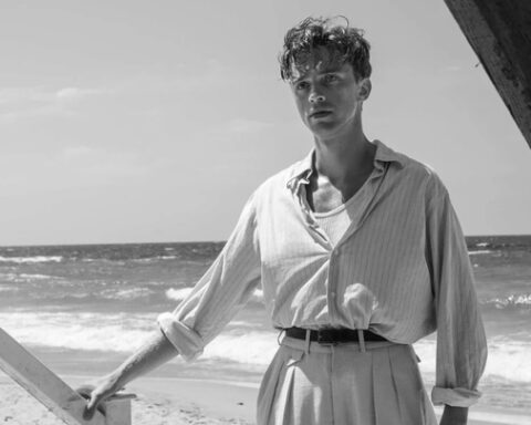 La sortie au cinéma de « L'Étranger » de François Ozon prévue pour le 29 octobre 2025