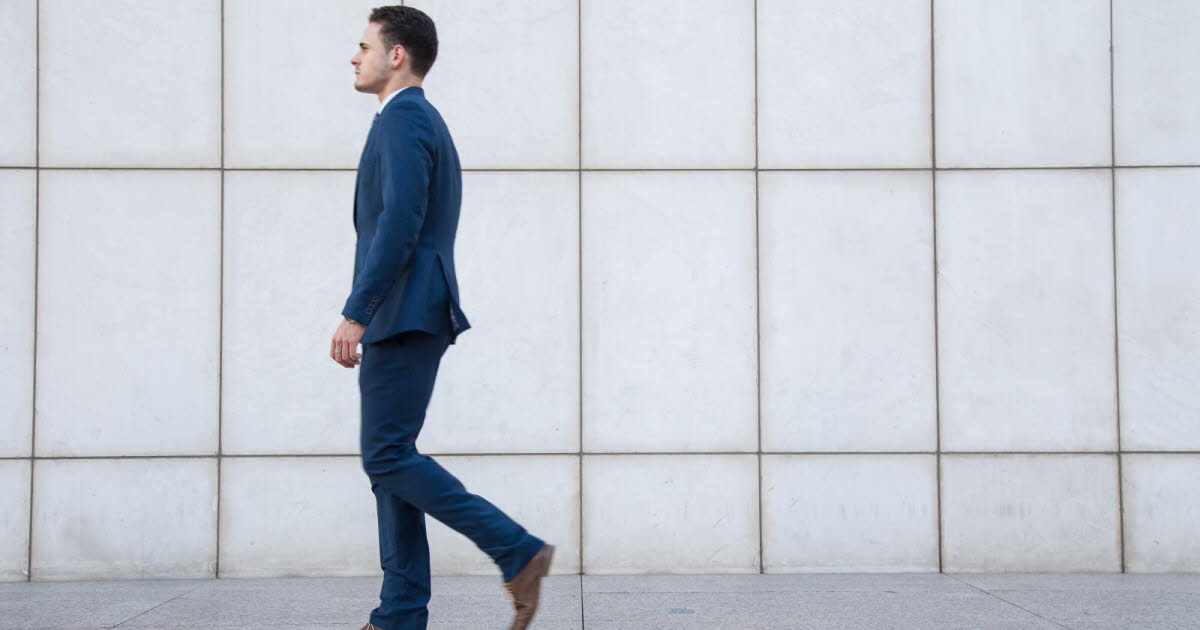 L'Anses recommande de se lever régulièrement au travail pour préserver sa santé