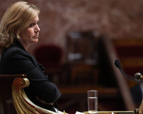 L'Assemblée nationale reprend ses travaux sans connaître la composition du nouveau gouvernement