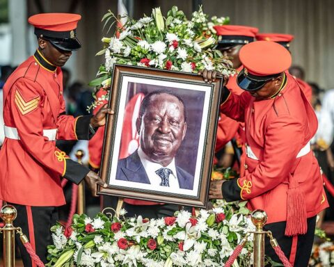 L'avenir incertain du Kenya après la mort de l'ancien Premier ministre Raila Odinga