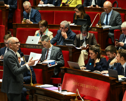 Le budget 2026 pourrait être imposé sans vote en raison de retards parlementaires