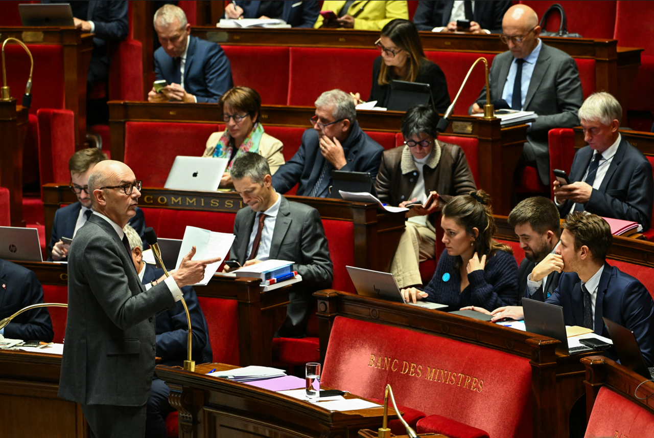 Le budget 2026 pourrait être imposé sans vote en raison de retards parlementaires