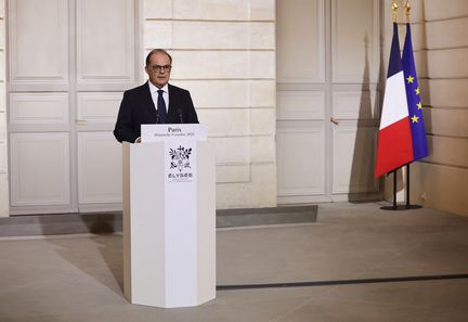 Le gouvernement de Sébastien Lecornu : critiques de l'opposition sur un retour à la droite, soutien des macronistes pour une continuité
