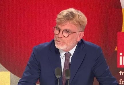 Le MoDem souhaite clarifier ses engagements avant de confirmer sa participation au gouvernement