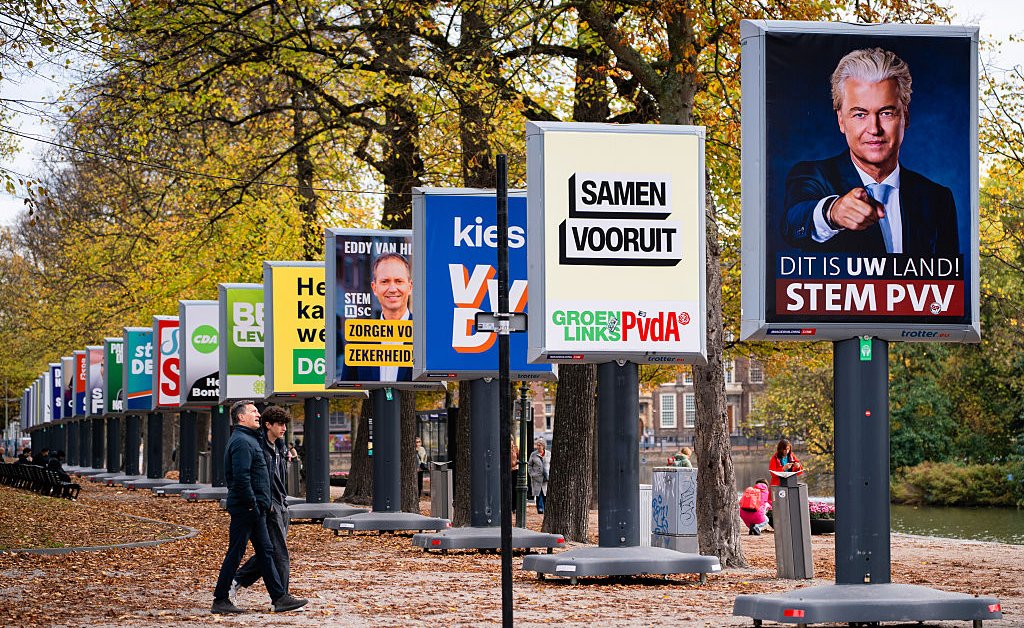 Le parti d'extrême droite de Wilders en tête de la course électorale néerlandaise avant le scrutin du 29 octobre