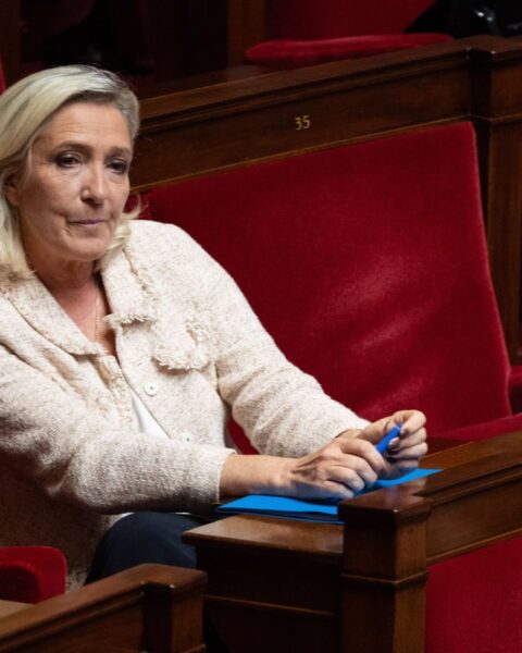 Le Pen exige des garanties sur la suspension de la réforme des retraites avant l'examen budgétaire