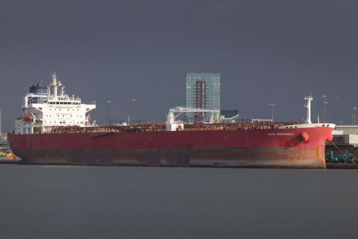 Le plan mondial de décarbonation des navires est reporté à 2026 sous la pression des États-Unis