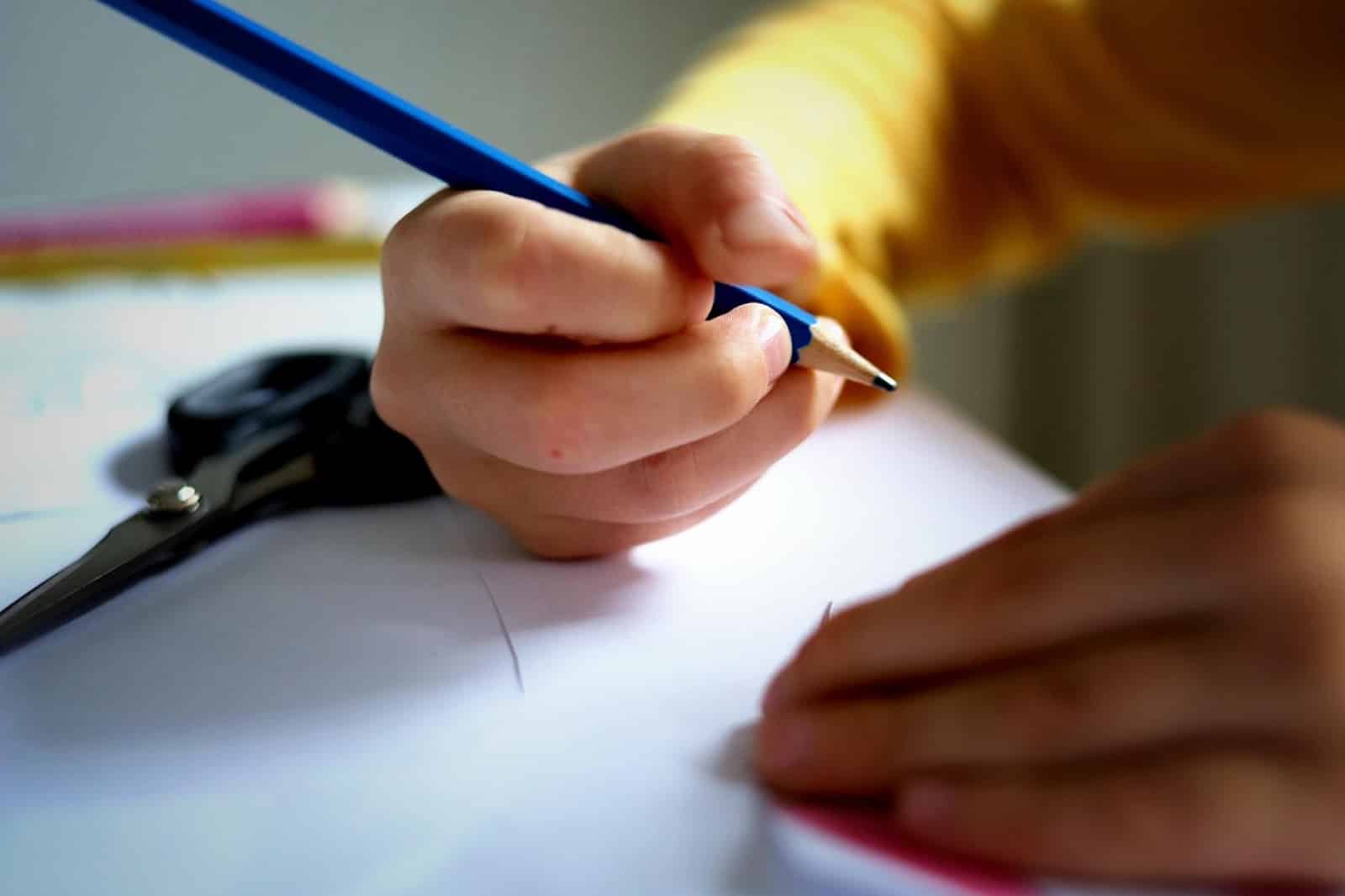 Le projet de budget 2026 annonce la suppression de 4 000 postes d'enseignants.