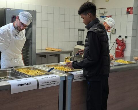 Le Puy-en-Velay. Le lycée Charles-et-Adrien inaugure un self participatif et réduit le gaspillage alimentaire
