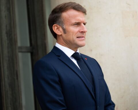 Le retour de Sébastien Lecornu crée des remous dans la classe politique française