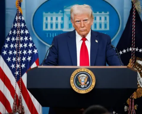 Le « shutdown » commence à avoir des répercussions : Trump annonce les premiers licenciements.