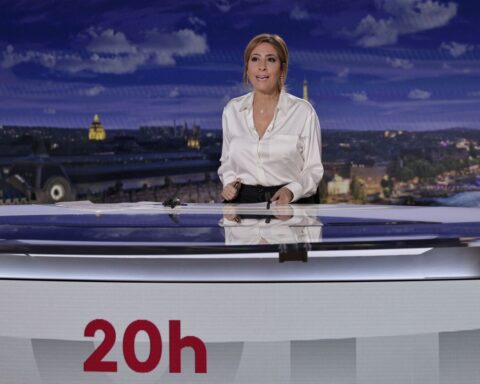 Léa Salamé revient au JT de 20h sur France 2 plus tôt que prévu avec Jordan Bardella