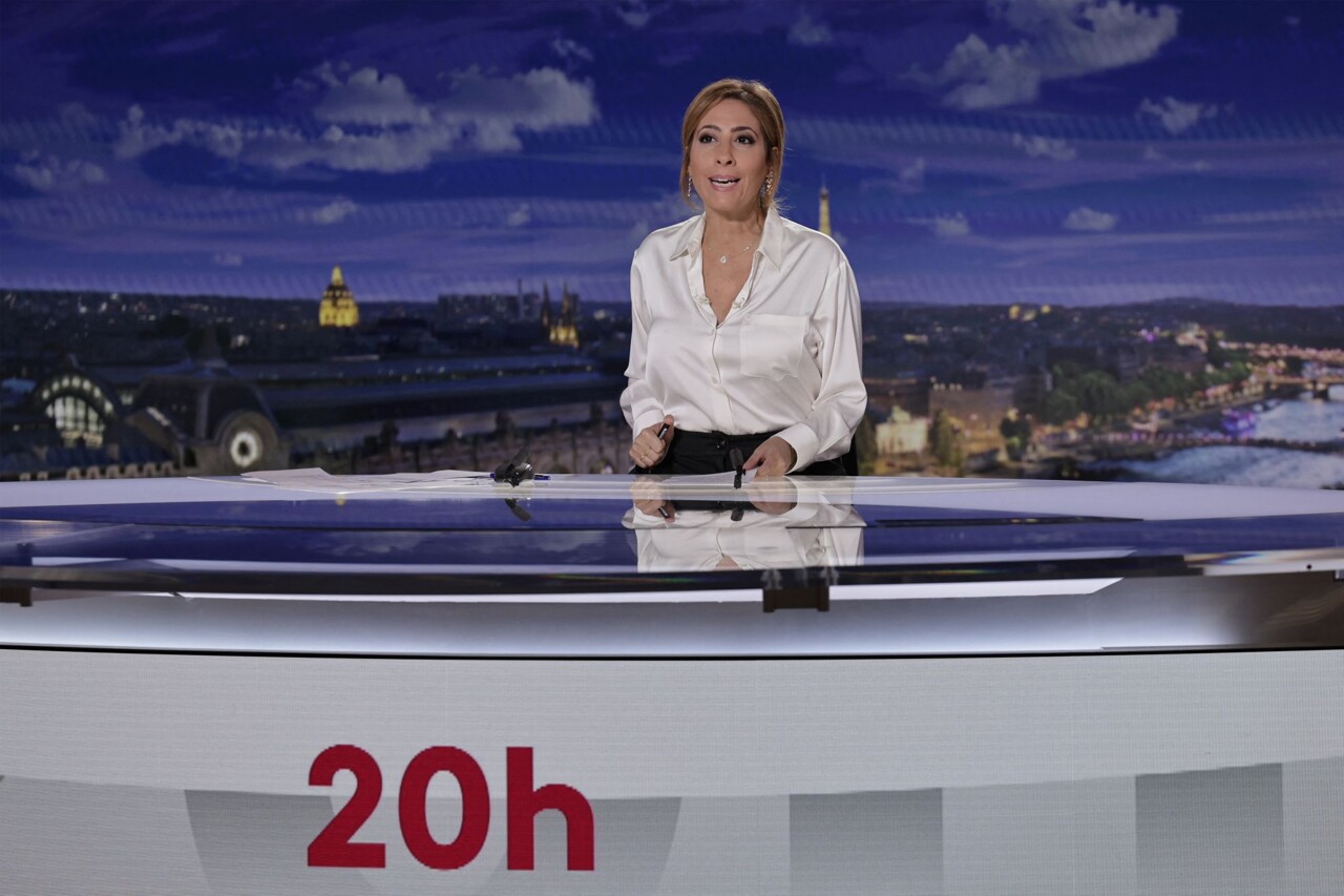 Léa Salamé revient au JT de 20h sur France 2 plus tôt que prévu avec Jordan Bardella