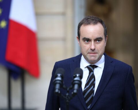 Lecornu abandonne l'usage du 49.3 pour éviter la censure avant le budget 2026