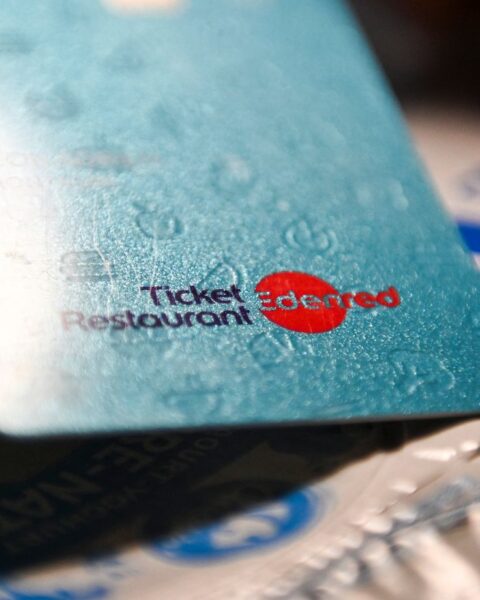 Les députés rejettent la taxe de 8 % sur les tickets-restaurant dans le budget 2026