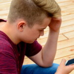 Les effets des réseaux sociaux sur la santé mentale des adolescents en France